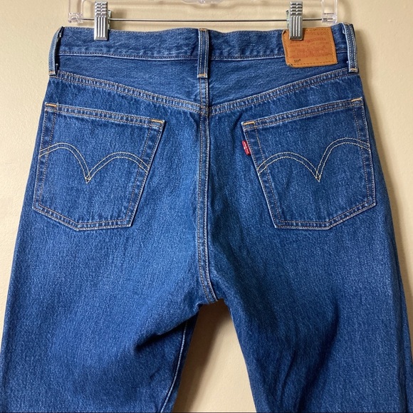Levi’s 501 Premium Crop Button Fly Jeans in Bottom Line - Picture 8 of 14